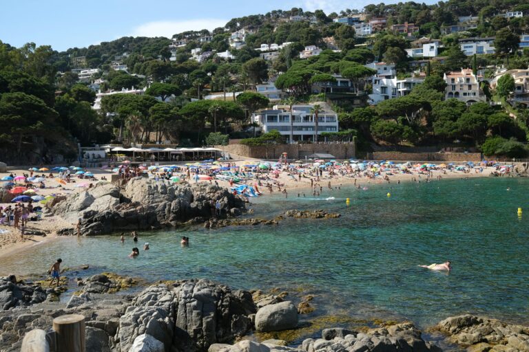 begur ruta en camper Costa Brava", "viaje en autocaravana por Cataluña",