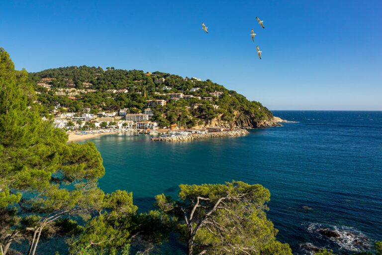 llafranc, ruta en camper Costa Brava", "viaje en autocaravana por Cataluña",